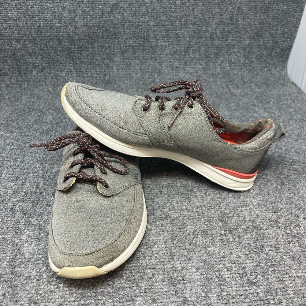 Reef Shoe - Women’s Size 8 - Gray/Pink - See Description.